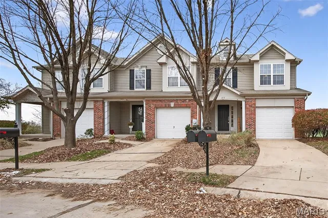 $2,150 | 373 Montclair Tower Drive, St. Charles, MO 63303