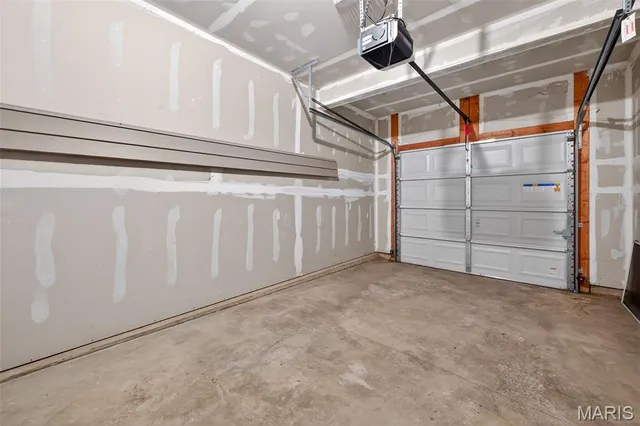 $2,150 | 373 Montclair Tower Drive, St. Charles, MO 63303