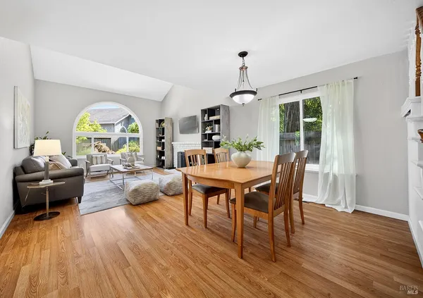 $949,000 | 26 Jason Court, Petaluma, CA 94954