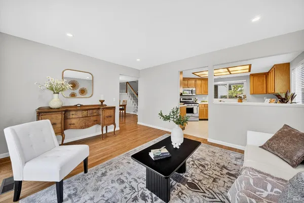 $949,000 | 26 Jason Court, Petaluma, CA 94954