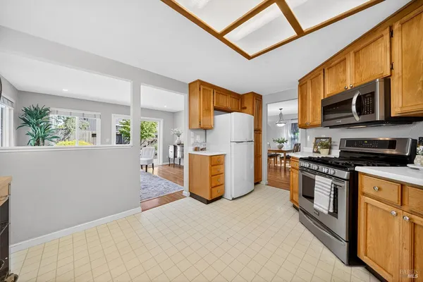 $949,000 | 26 Jason Court, Petaluma, CA 94954