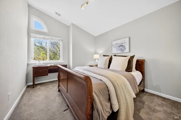 $949,000 | 26 Jason Court, Petaluma, CA 94954