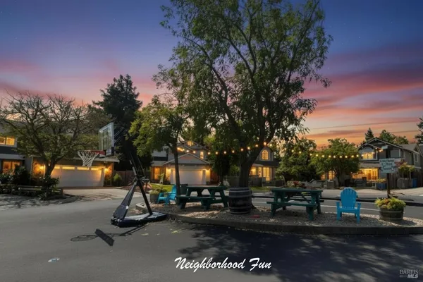 $949,000 | 26 Jason Court, Petaluma, CA 94954