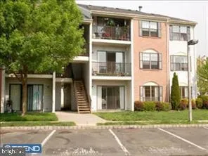 $2,300 | 27 Mendrey Court, Trenton, NJ 08648
