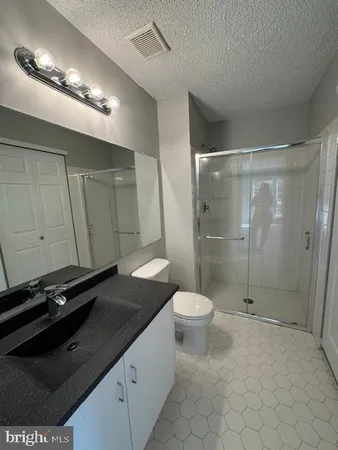 $2,300 | 27 Mendrey Court, Trenton, NJ 08648