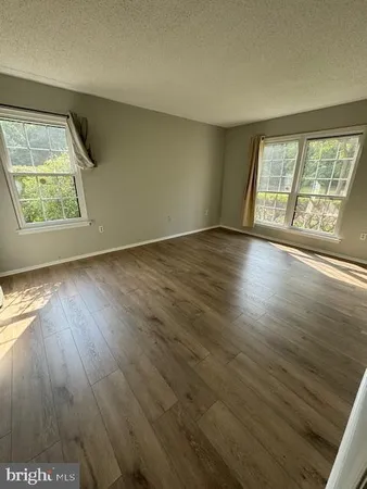 $2,300 | 27 Mendrey Court, Trenton, NJ 08648