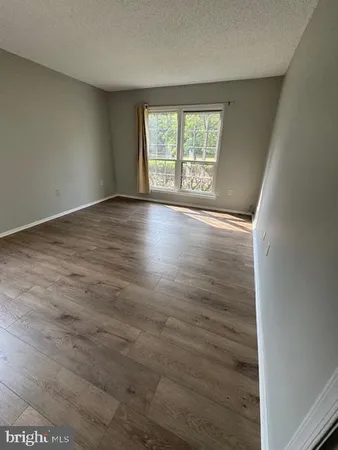 $2,300 | 27 Mendrey Court, Trenton, NJ 08648