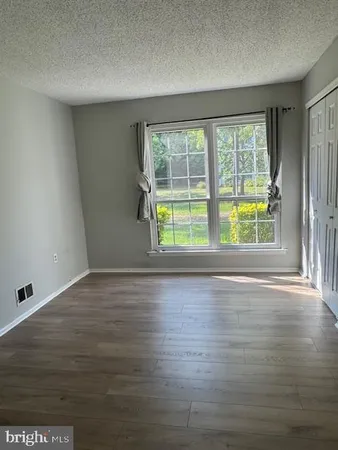 $2,300 | 27 Mendrey Court, Trenton, NJ 08648