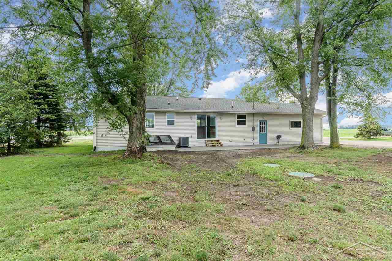 10931 Hackett Road Freeland, MI 48623 - Photo 34 of 38 Rear
