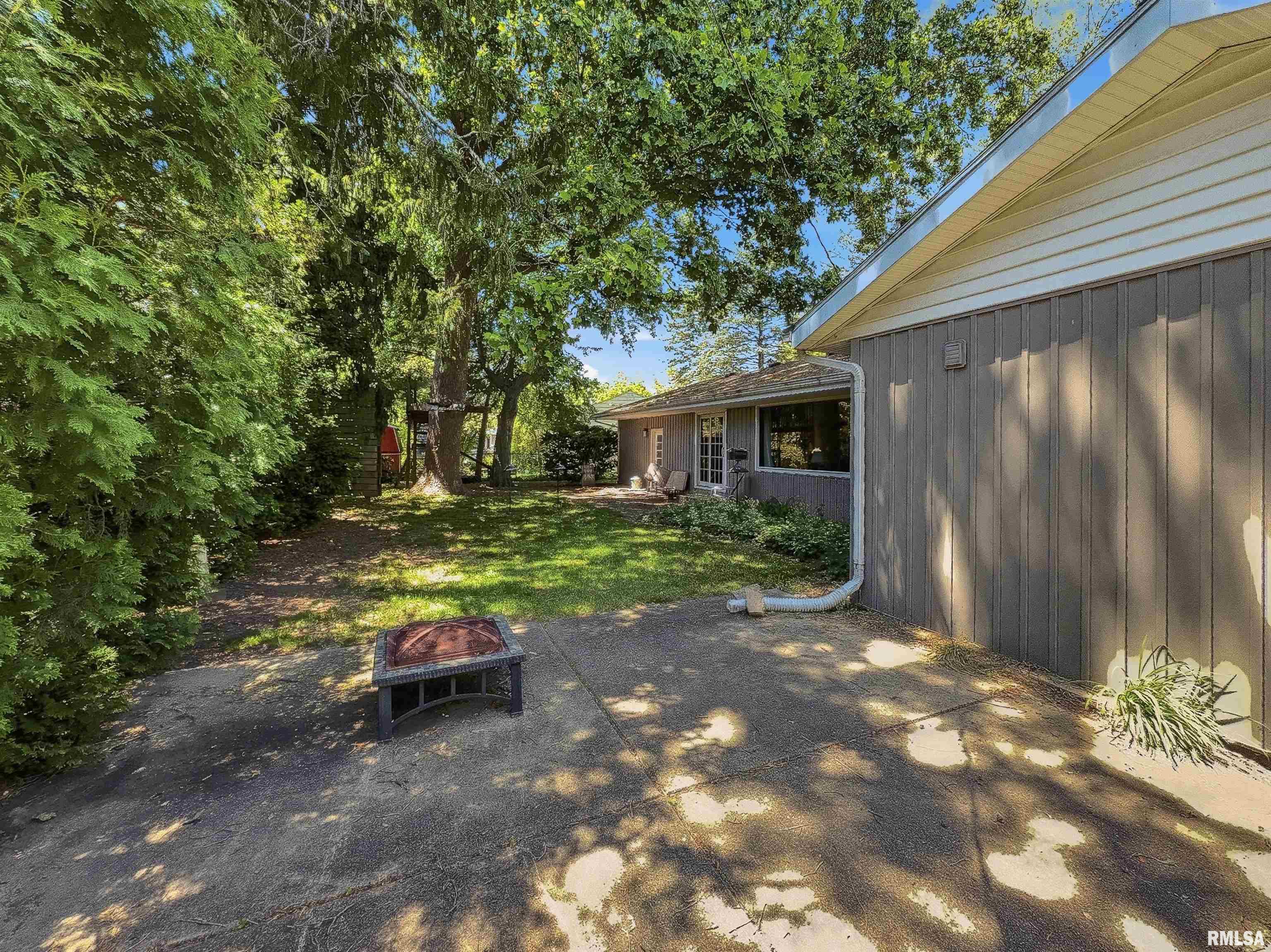 3 Wilmette Drive Normal, IL 61761 - Photo 4 of 38
