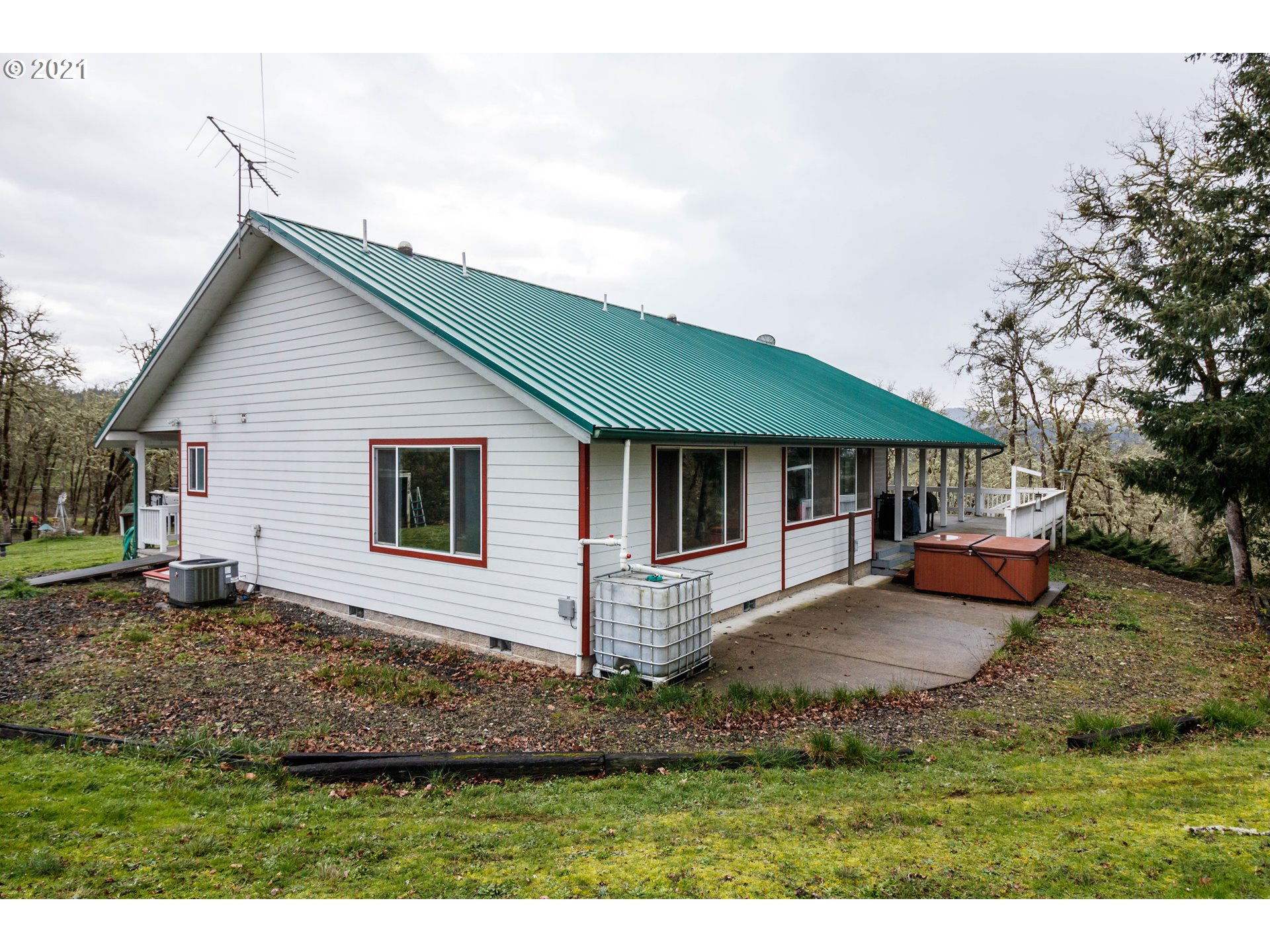 783 Fir Vista Road Sutherlin, OR 97479 - Photo 5 of 32