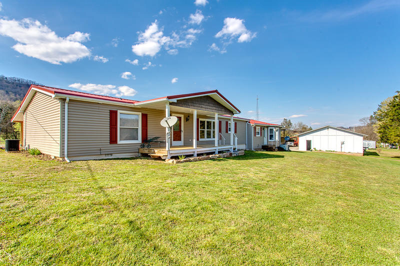 438 Old Dutch Valley Road Clinton, TN 37716 - Photo 3 of 40 004190403-5-438OldDutchValleyRdClintonTN