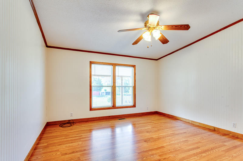 438 Old Dutch Valley Road Clinton, TN 37716 - Photo 27 of 40 035190403-5-438OldDutchValleyRdClintonTN