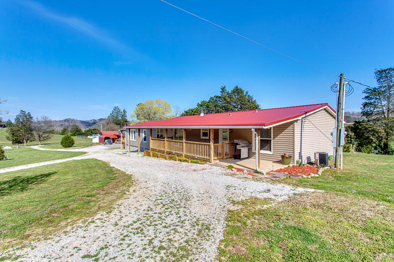 438 Old Dutch Valley Road Clinton, TN 37716 - Photo 5 of 40 006190403-5-438OldDutchValleyRdClintonTN