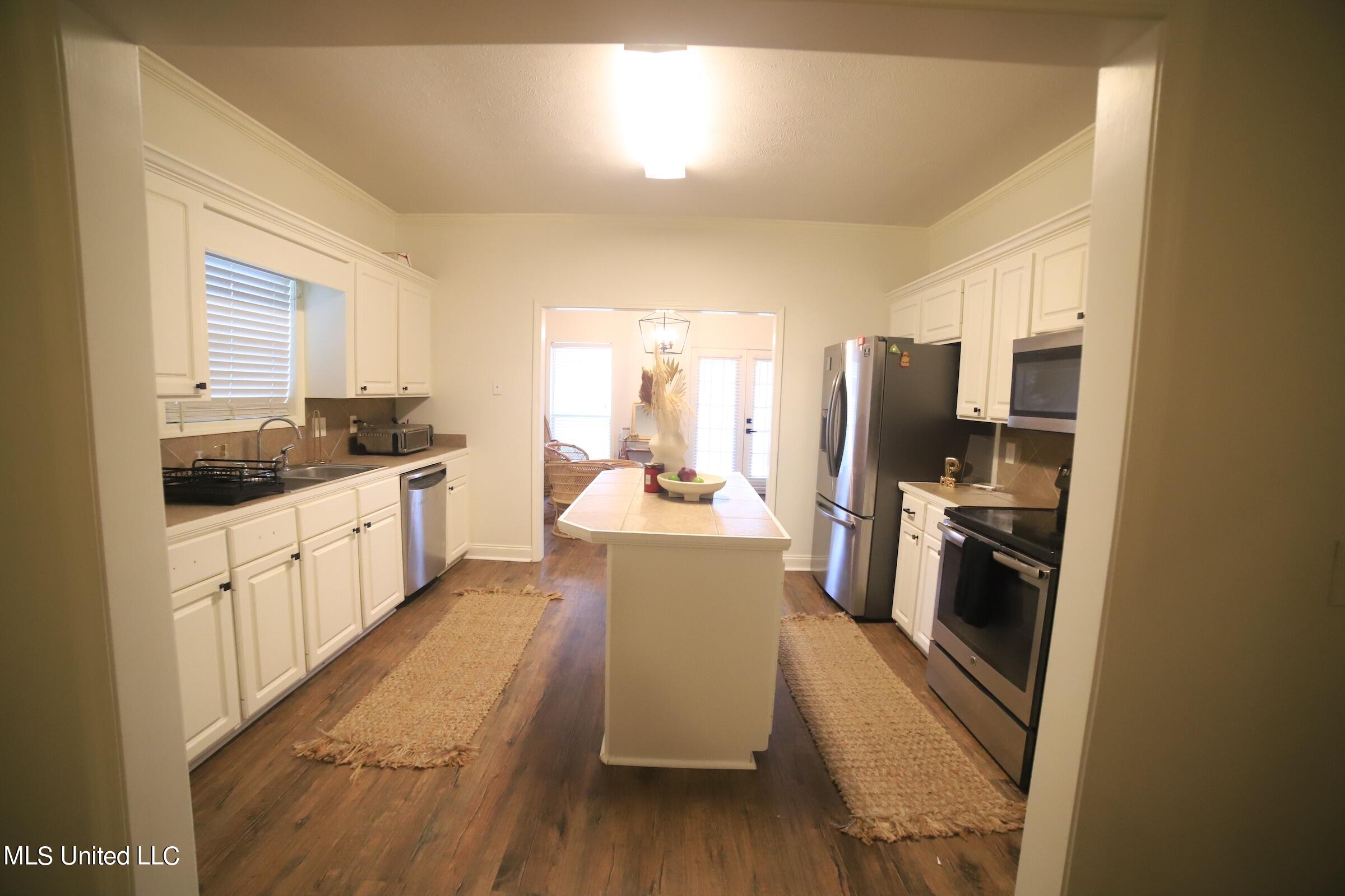 120 Lennox Place Brandon, MS 39042 - Photo 7 of 17 Kitchen 3