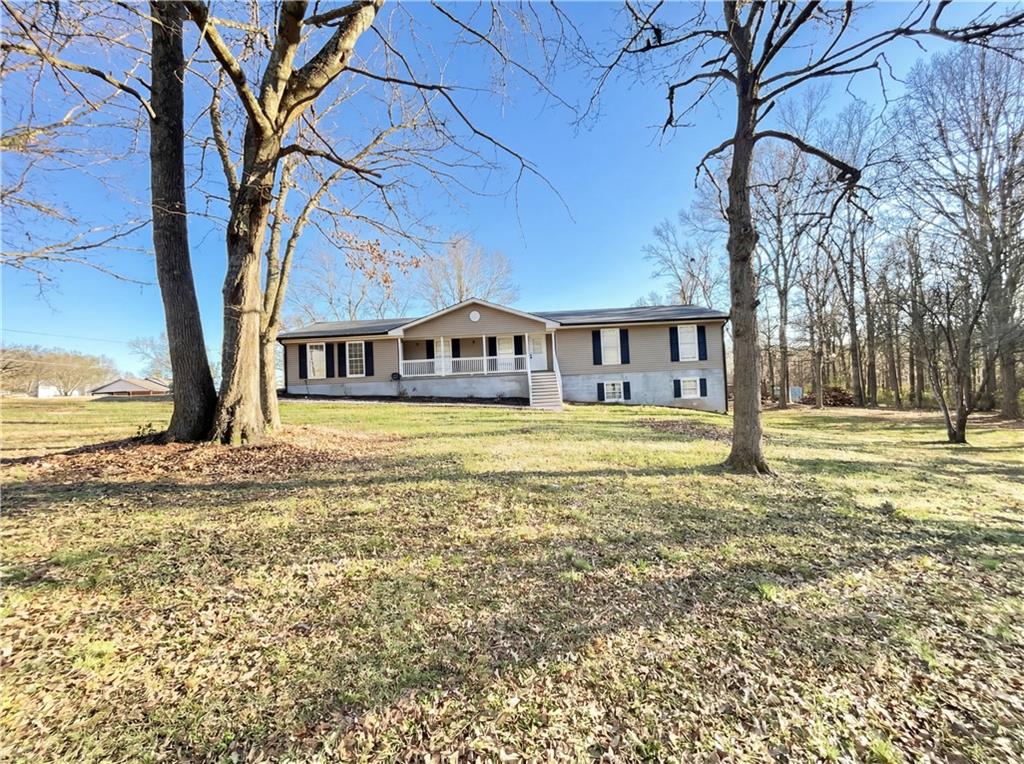 32 Banks Street Maysville, GA 30558 - Photo 7 of 41