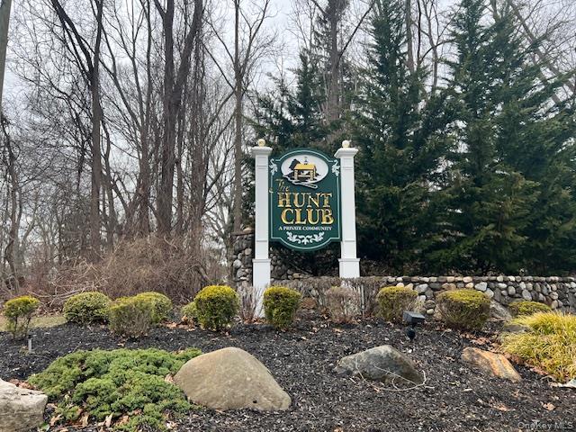 4 Fox Path Coram, NY 11727 - Photo 2 of 15