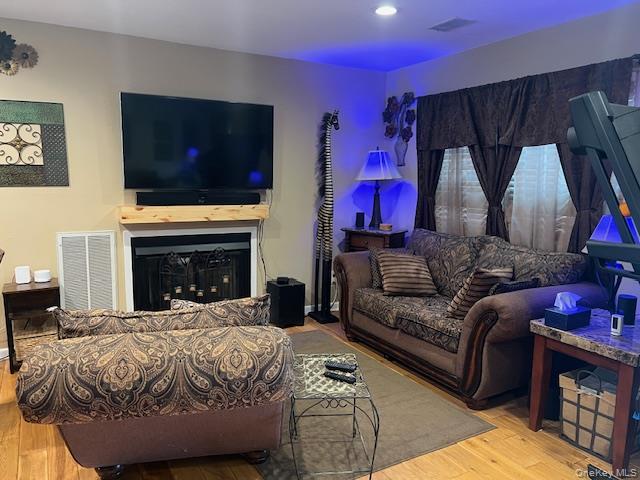 4 Fox Path Coram, NY 11727 - Photo 6 of 15