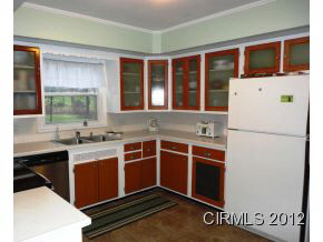 2107 North River Road Marion, IN 46952 - Photo 4 of 24 Gallery Image 4