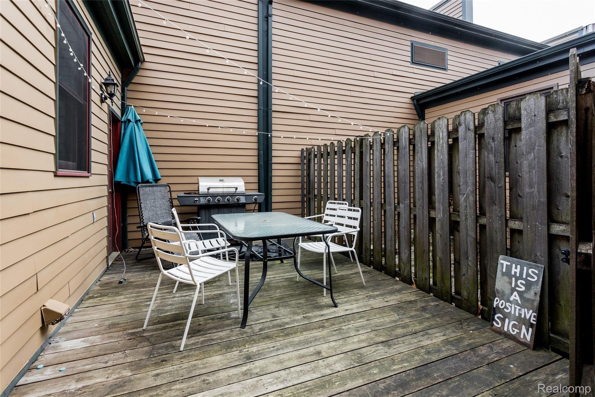 2552 John R Street, Unit 4 Detroit, MI 48201 - Photo 21 of 58 Patio/ Deck