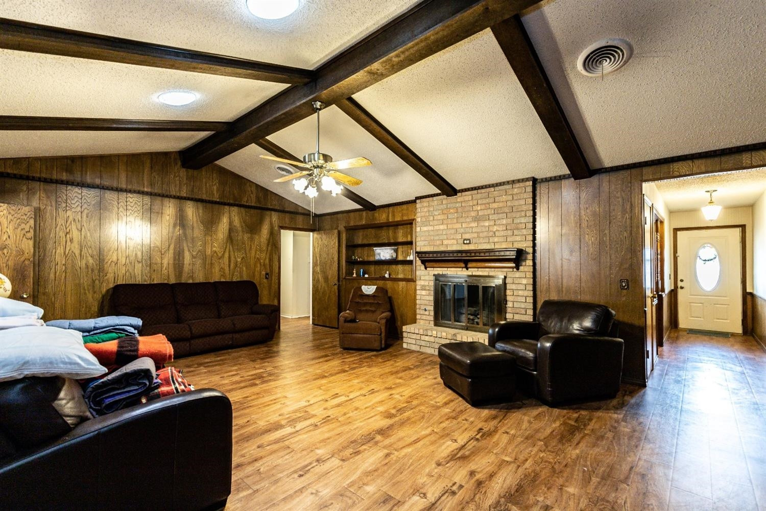 3202 68th Street Lubbock, TX 79413 - Photo 2 of 40 Living Area