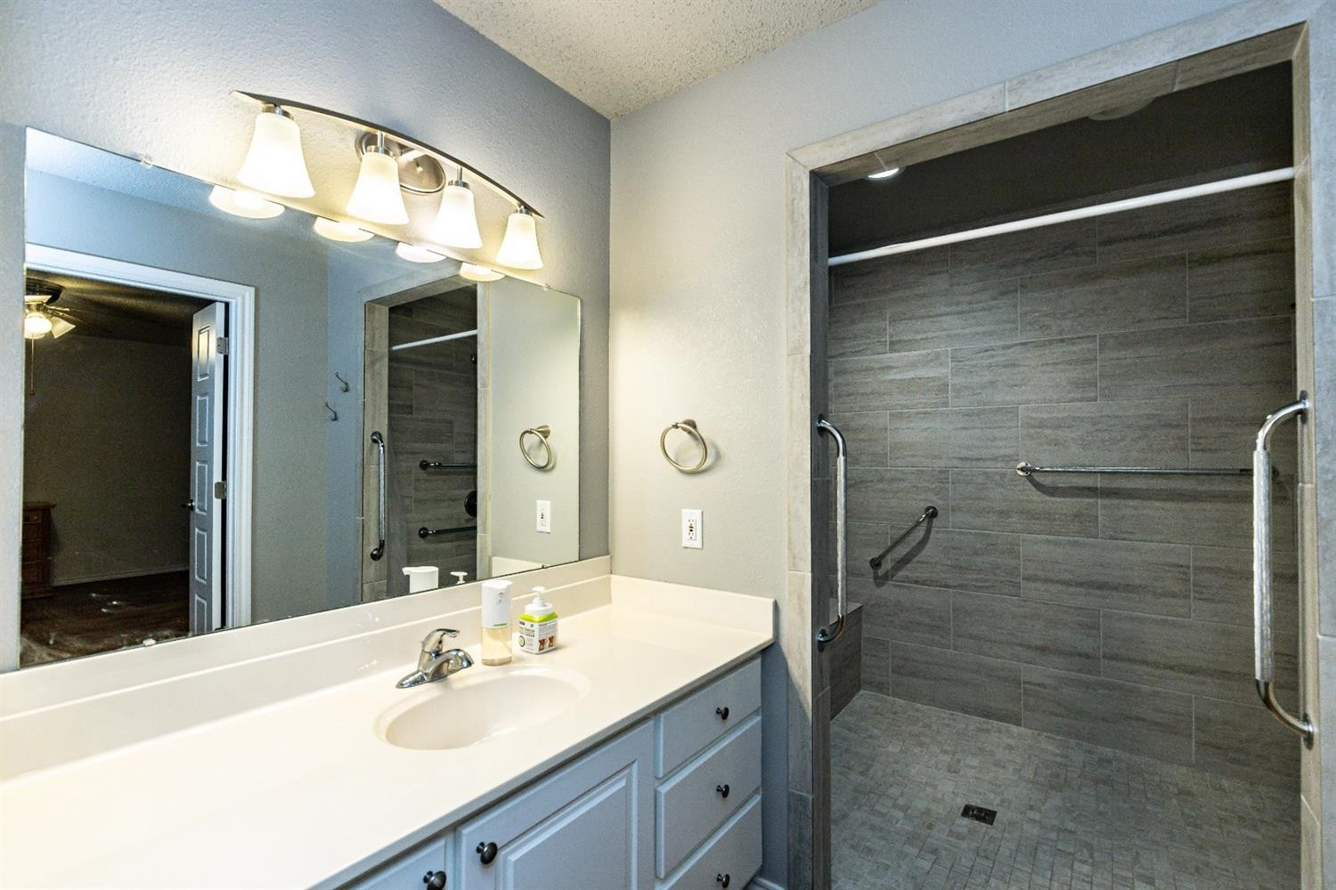 3202 68th Street Lubbock, TX 79413 - Photo 26 of 40 Master Bathroom