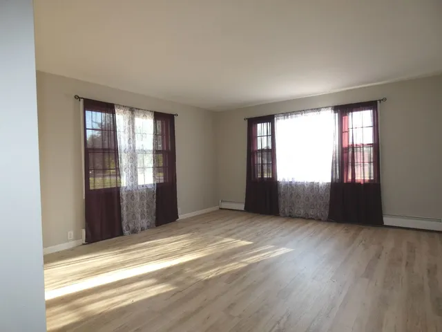 $325,000 | 2300 Greengold Street, Crest Hill, IL 60403