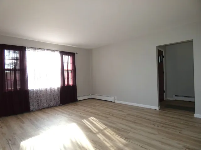 $325,000 | 2300 Greengold Street, Crest Hill, IL 60403