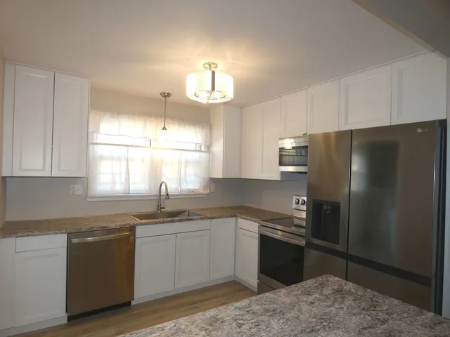 $325,000 | 2300 Greengold Street, Crest Hill, IL 60403