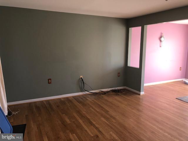 612 Jonathan Road Linden, VA 22642 - Photo 3 of 16 Living Room
