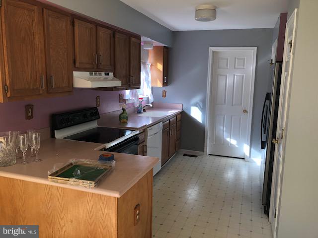 612 Jonathan Road Linden, VA 22642 - Photo 5 of 16 Kitchen