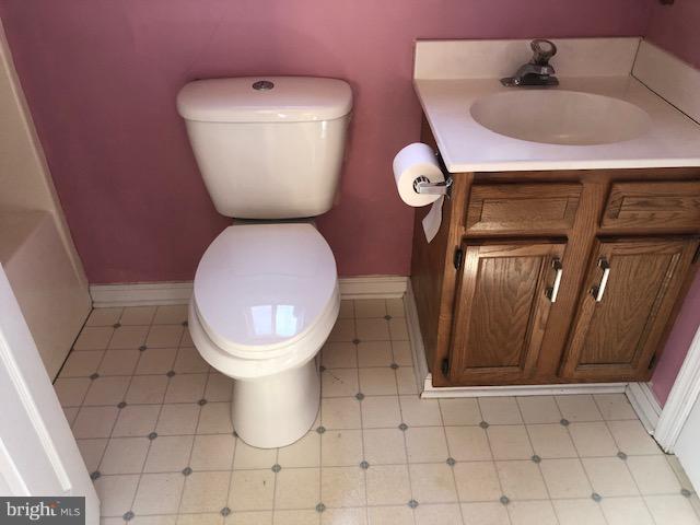 612 Jonathan Road Linden, VA 22642 - Photo 6 of 16 Bathroom