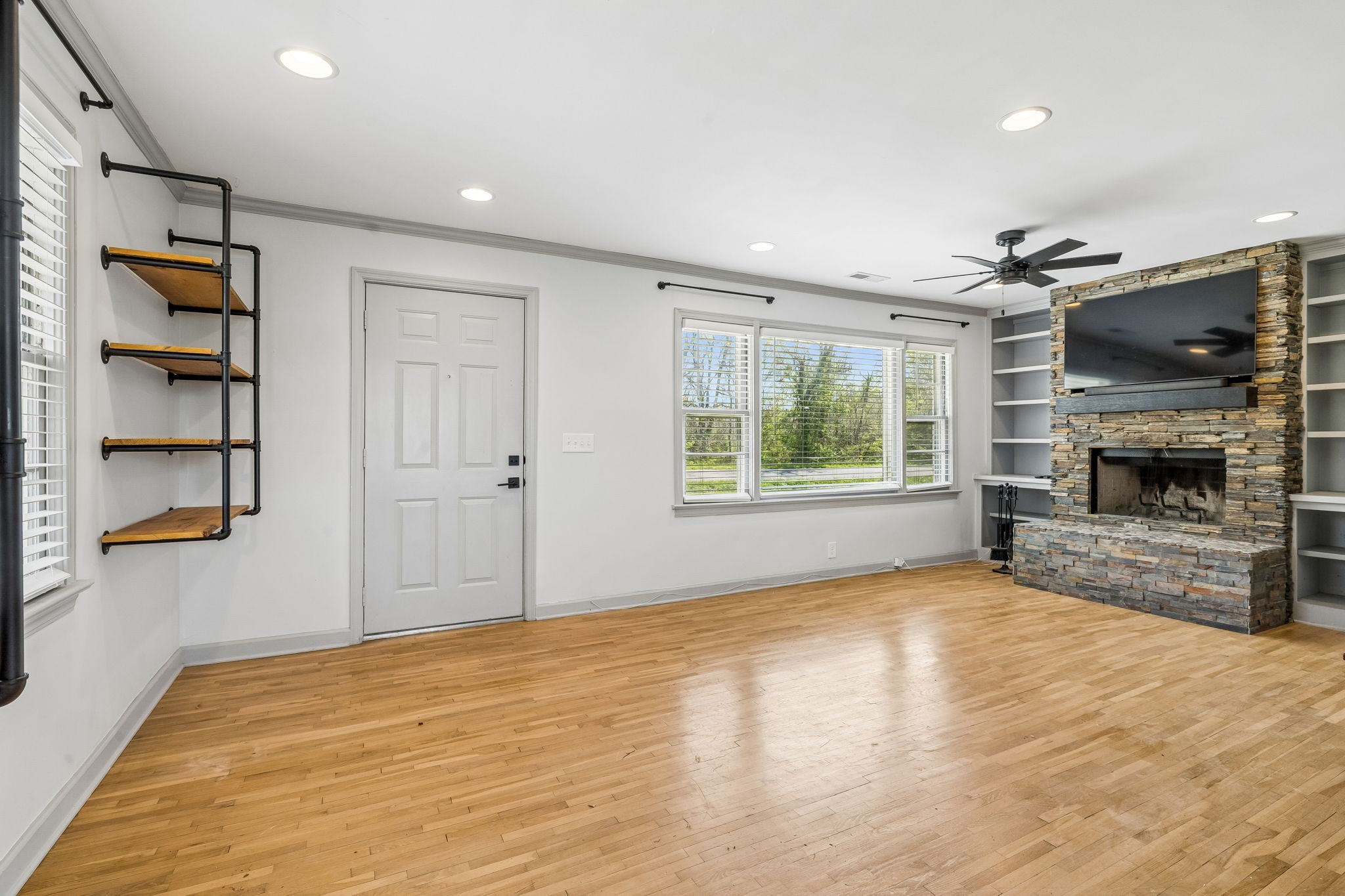 570 Piney Road Dickson, TN 37055 - Photo 7 of 63 Gallery Image 7