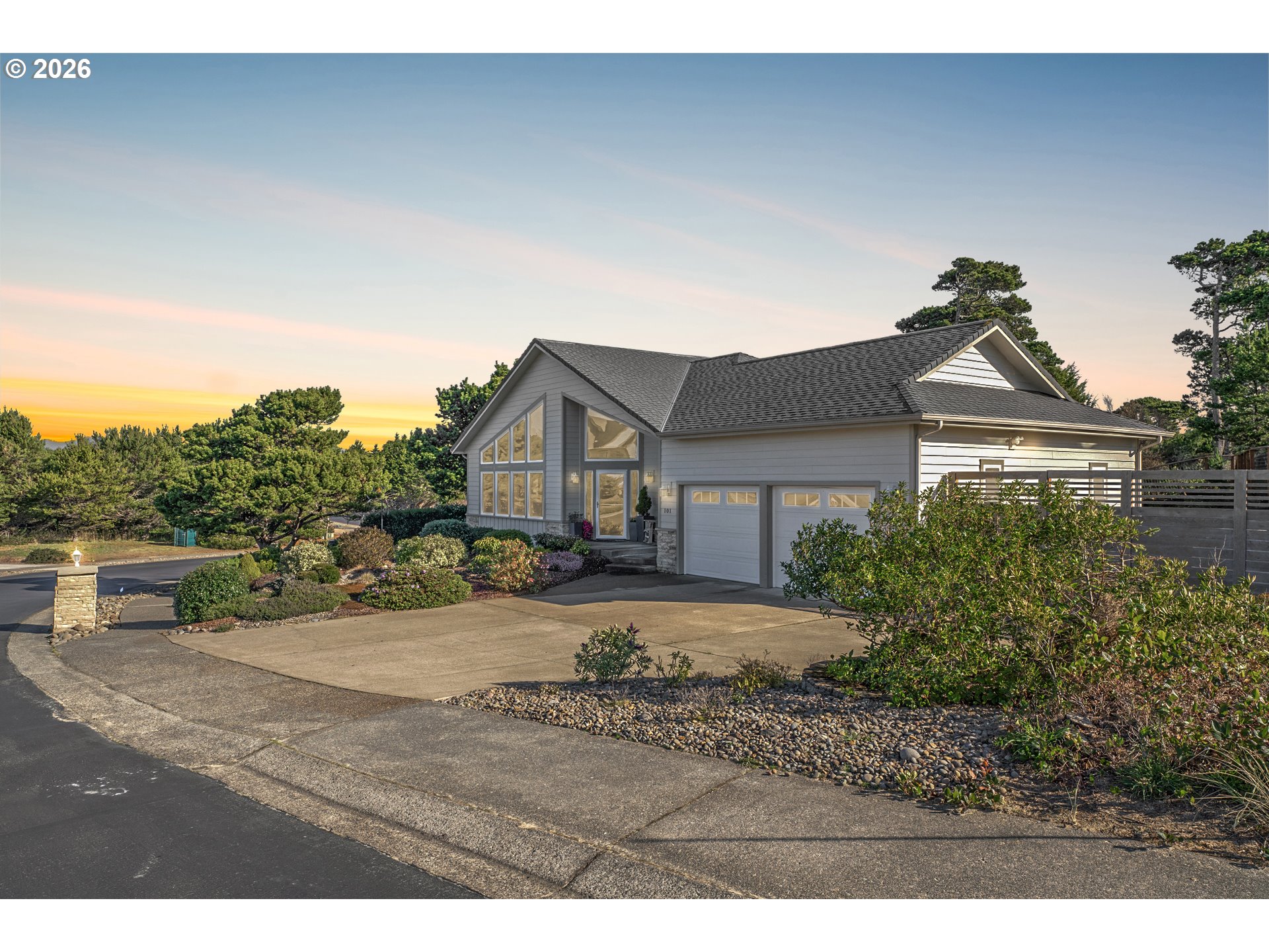 101 Shoreline Drive Florence, OR 97439 - Photo 2 of 47