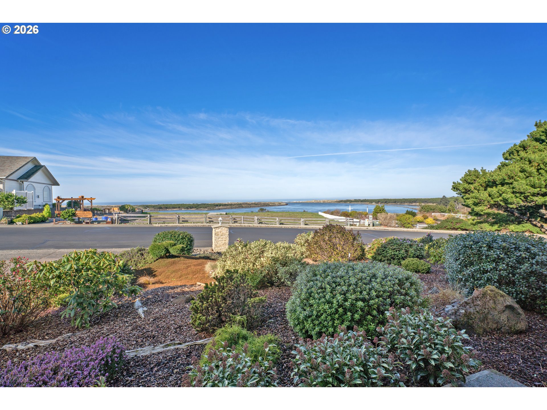 101 Shoreline Drive Florence, OR 97439 - Photo 5 of 47