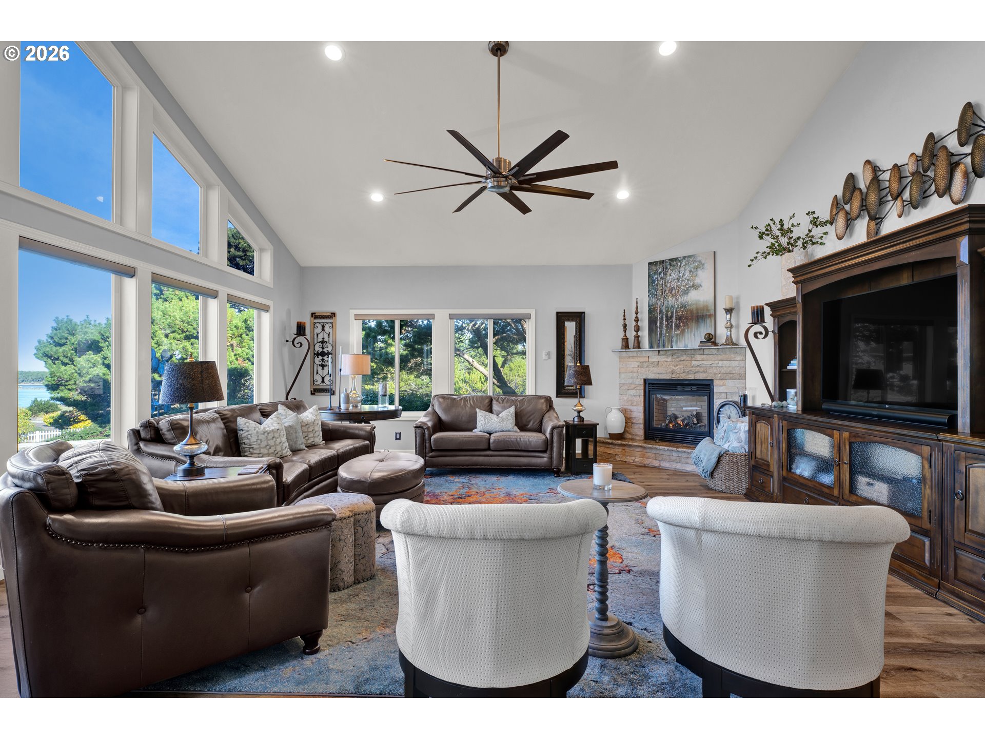 101 Shoreline Drive Florence, OR 97439 - Photo 8 of 47