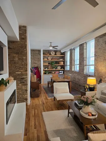 $2,600 | 515 North Noble Street, Unit 115, Chicago, IL 60642