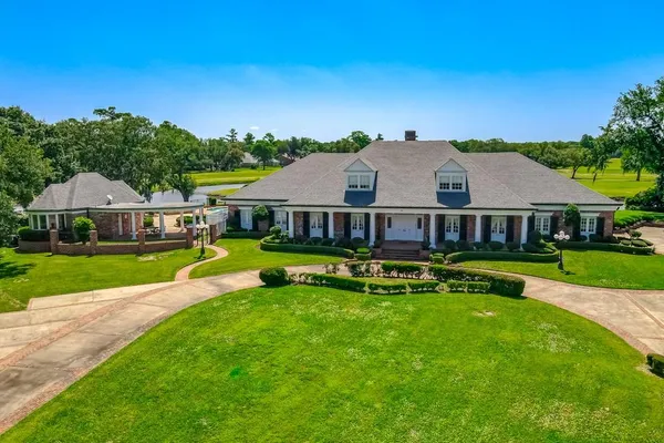 $1,250,000 | 10 Villere Place, Destrehan, LA 70047