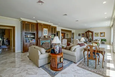 $1,250,000 | 10 Villere Place, Destrehan, LA 70047