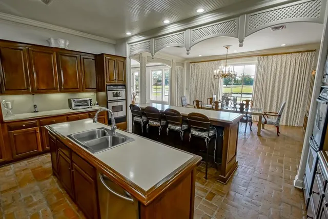 $1,250,000 | 10 Villere Place, Destrehan, LA 70047