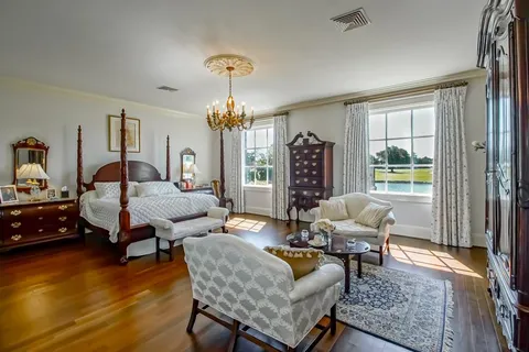 $1,250,000 | 10 Villere Place, Destrehan, LA 70047
