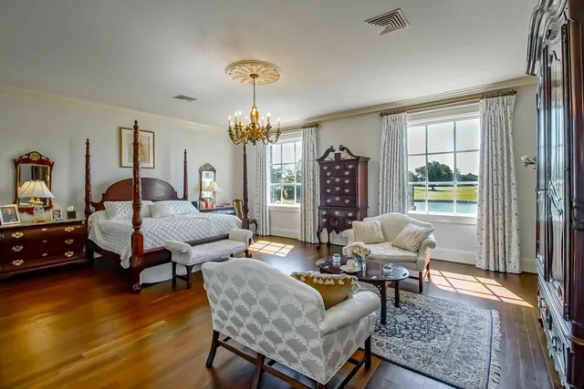 $1,250,000 | 10 Villere Place, Destrehan, LA 70047