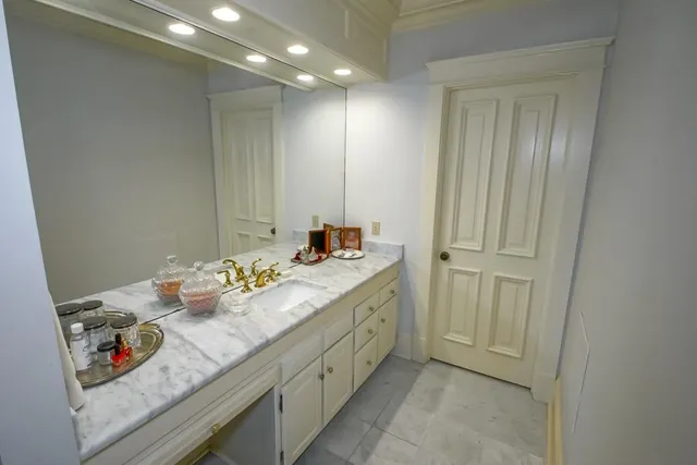 $1,250,000 | 10 Villere Place, Destrehan, LA 70047