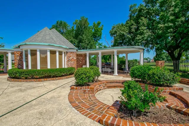 $1,250,000 | 10 Villere Place, Destrehan, LA 70047