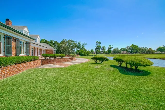 $1,250,000 | 10 Villere Place, Destrehan, LA 70047