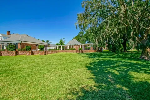 $1,250,000 | 10 Villere Place, Destrehan, LA 70047