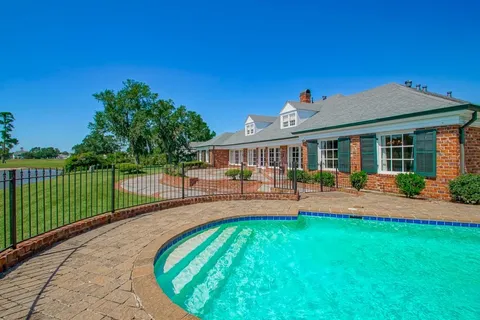 $1,250,000 | 10 Villere Place, Destrehan, LA 70047