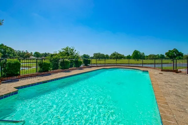 $1,250,000 | 10 Villere Place, Destrehan, LA 70047