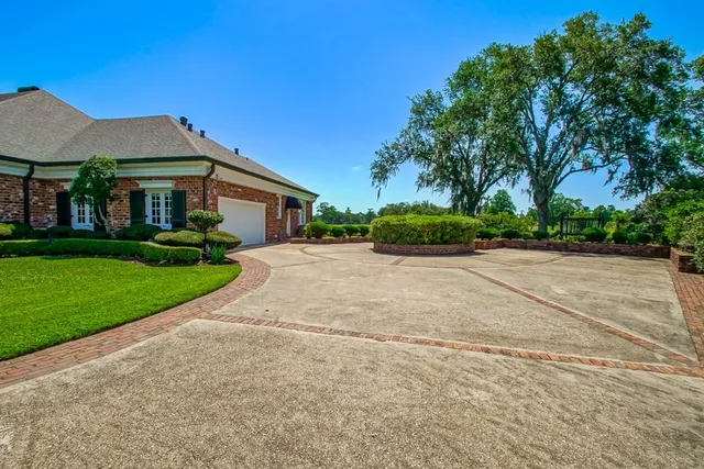 $1,250,000 | 10 Villere Place, Destrehan, LA 70047