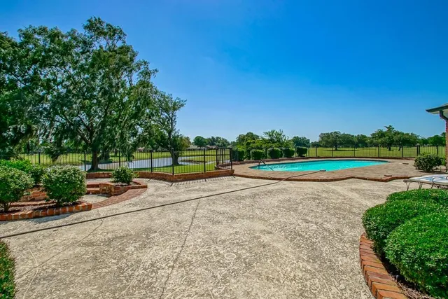 $1,250,000 | 10 Villere Place, Destrehan, LA 70047